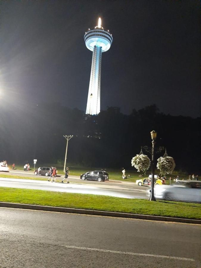 Luxury Igor And Gala Holiday home Niagara Falls